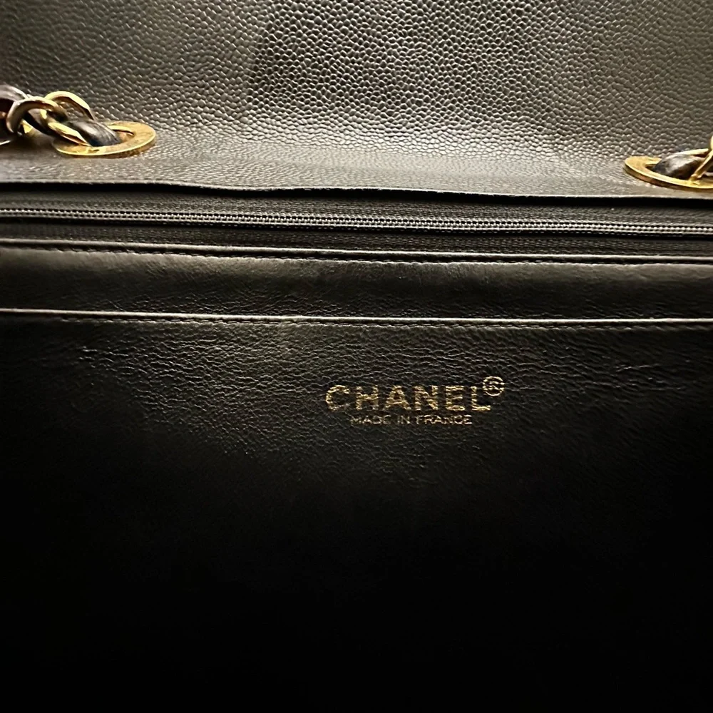 CHANEL Jumbo Classic Single Flap Caviar Leather Handbag Black/Gold Hardware - Picture 6 of 12